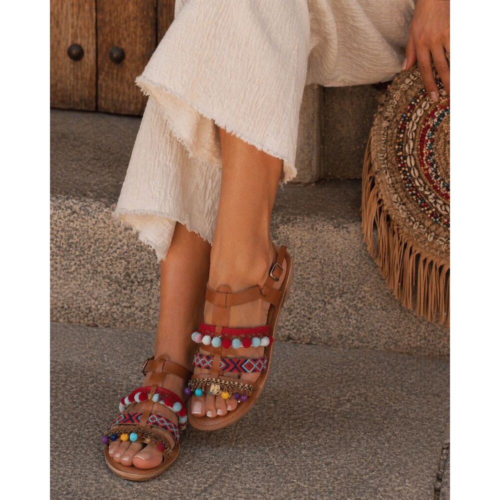Qupid Boho Pom Pom Beaded Brown Leather Sandals. Size 8